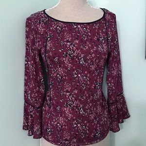 ⭐️ 2 for $15. Loft Floral 🌺print ruffle sleeve top